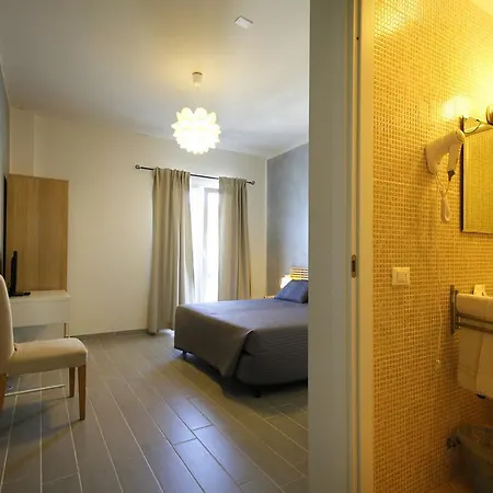 Vintage Hotel 3*